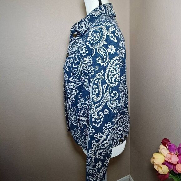 CHARTER CLUB Denim Jacket Blue White Floral Paisley Button Front Size M - Picture 2 of 9